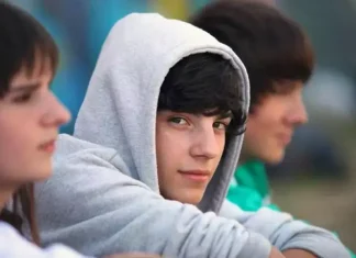 Ergenlikte Yetişkinliğe Ara Yolda İlk Adım