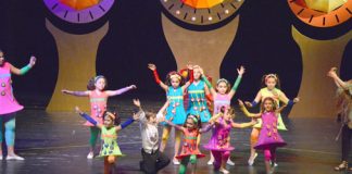 TERAKKİ Müzikal Oyuncuları, Profesyonel Oyuncu ve Müzisyenlerle Sahnede