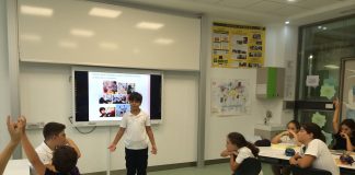 Öğrencilerimiz Arkadaşlarıyla Toplumsal Sorunları Tartışıyor