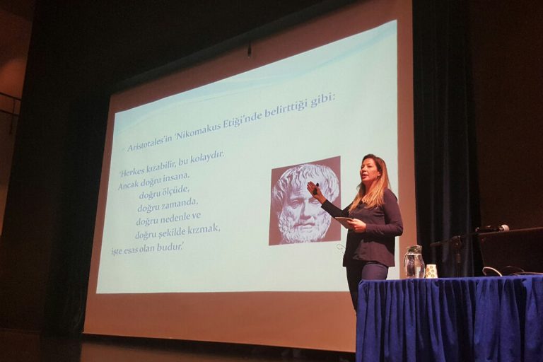 Psikodramatist Feray Öztorun’dan “Öfke Nedir? Öfkemle Nasıl Baş Ederim?”