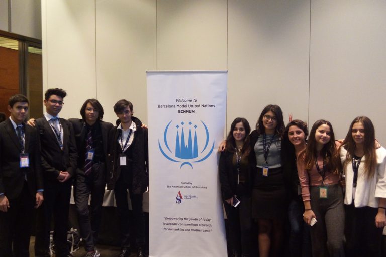 Lise Öğrencilerimiz Barselona Model Birleşmiş Milletler Konferansına Katıldı