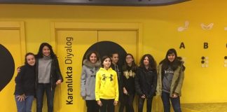 İngilizce Destination Imagination Kulübümüz Karanlıkta Diyalog’daydı