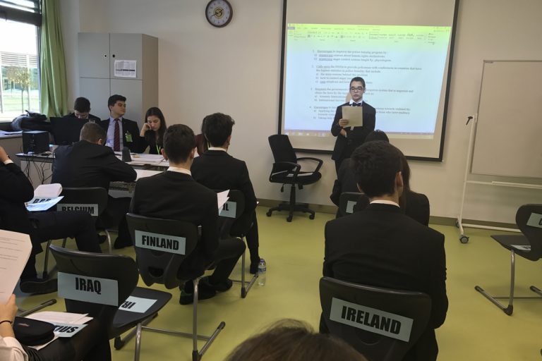 Terakkili Gençler MUN Konferansı Düzenledi