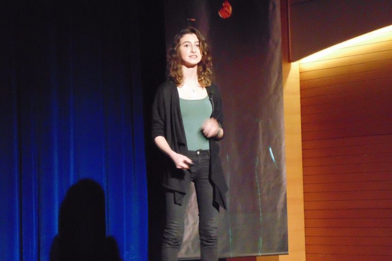 Terakkili Genç TEDxYouth Konferansında Konuşmacıydı