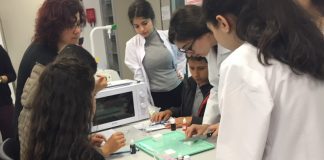 Terakkililer Laboratuvar Kardeşleriyle Çeşitli Deneyler Yaptı