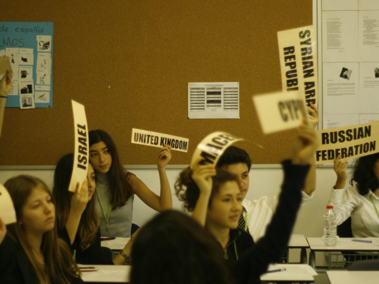 Terakkili Delegeler Tepeören Yerleşkemizde MUN Konferansında Buluştu
