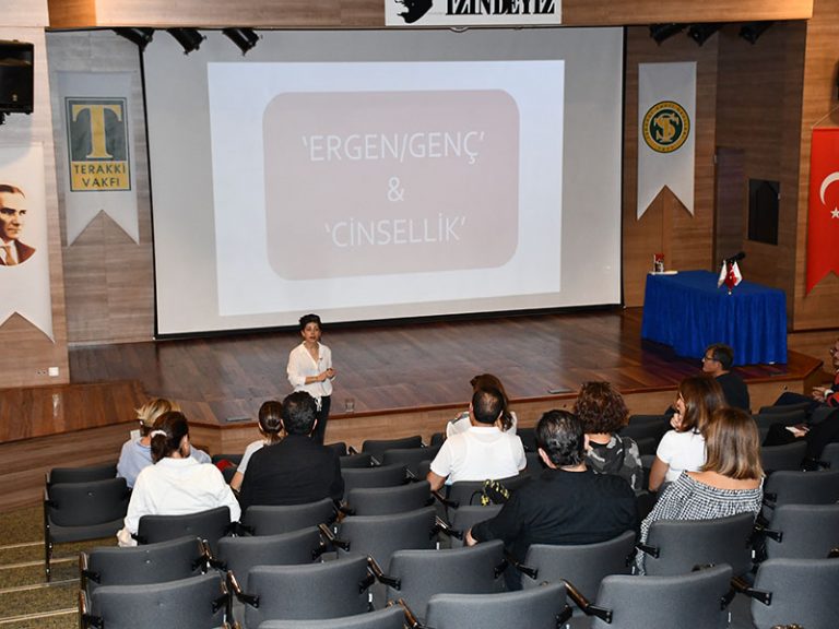 Efsun Sertoğlu’yla “Çocuklarda/Ergenlerde Cinsel Gelişim Sürecinin Desteklenmesi”