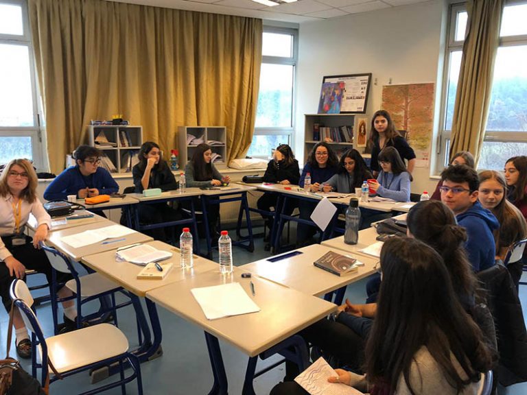Gençler Öyküleri İnceleyip Çözümlediler