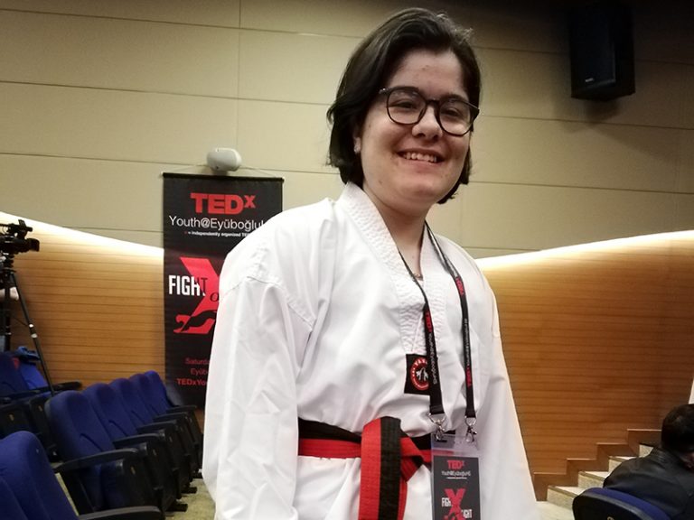 Terakkili’den TEDxYouth konuşması: Kaçacak mısın, mücadele mi edeceksin?