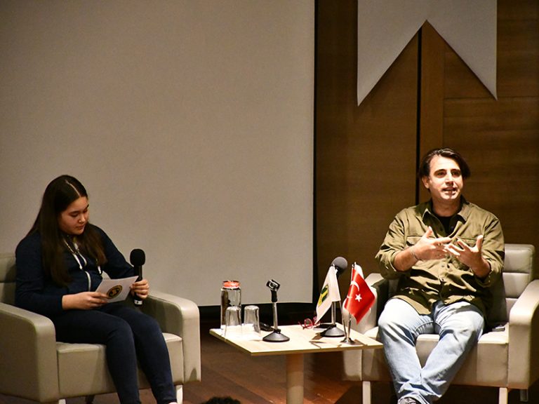 Öğrencilerimiz Gazeteci Hilmi Hacaloğlu’yla Buluştu