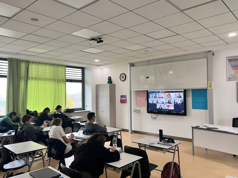 Tolga Gümüşay’la “İstanbul Kareli Öyküler” Üzerine Bir Söyleşi
