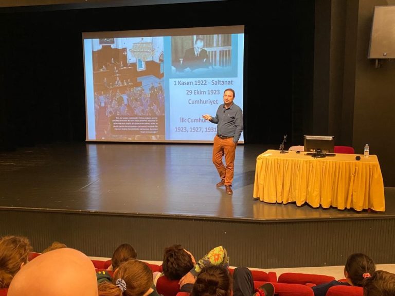 Öğrencilerimiz Yazar Prof. Dr. Ata Özdemirci’yle Söyleşti