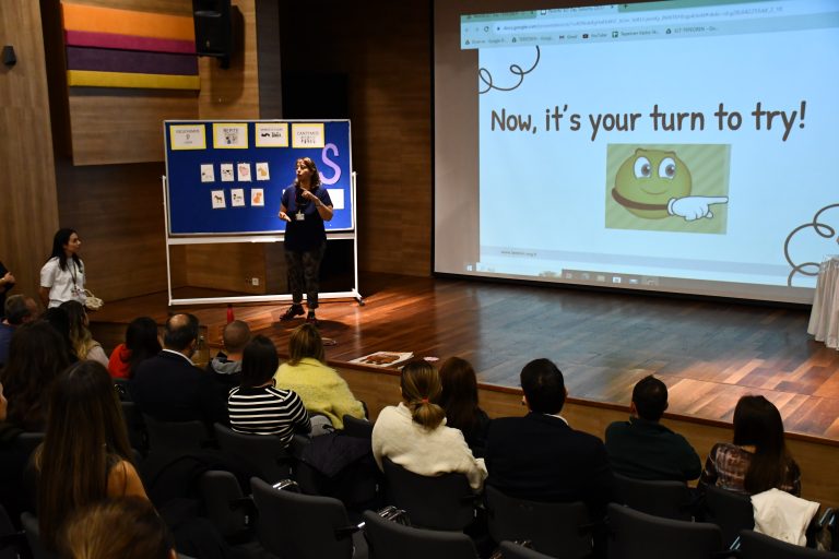 Velilerimiz “Parents ELT Day” Sunumlarında Öğretmenlerimizle Buluştu