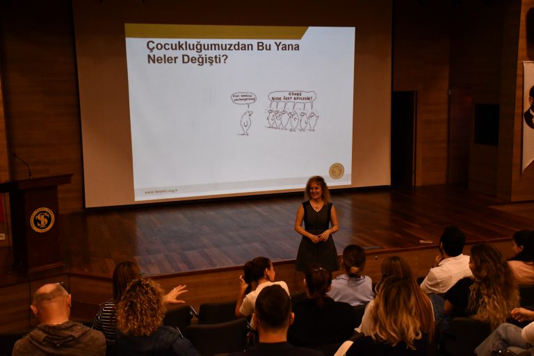Veli Semineri: Değişen Dünyada Çocuk Yetiştirmek