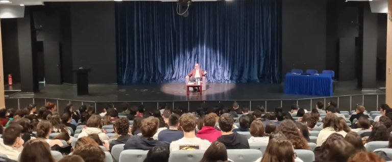 Öğrencilerimiz Kariyer Günleri Konferanslarında; Meslek Tanıtımı: İşletme