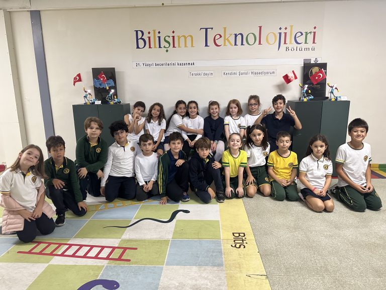Öğrencilerimiz Bilişim Teknolojisi Etkinliklerinde: Cumhuriyetin 100. Yılında Terakkili Olmak