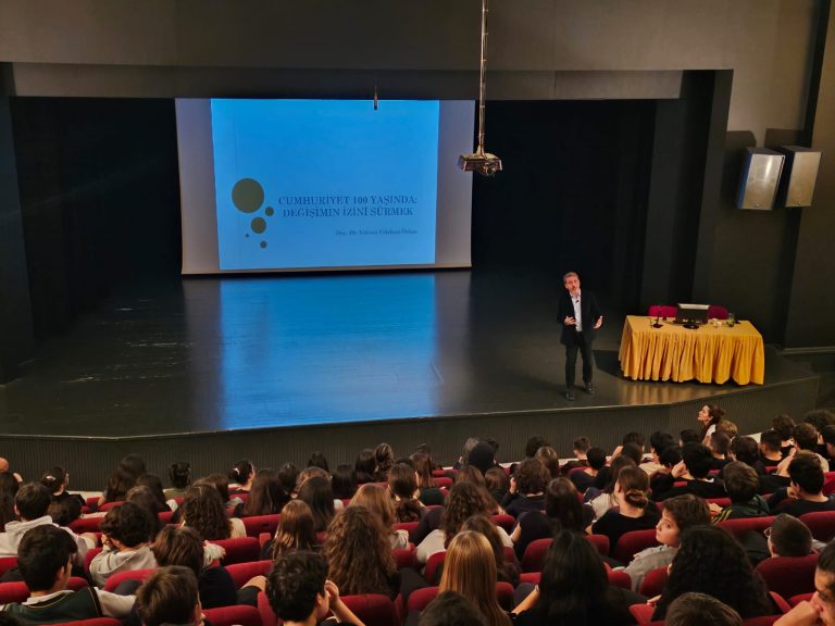 Değişimin İzini Sürmek, Cumhuriyet 100 Yaşında