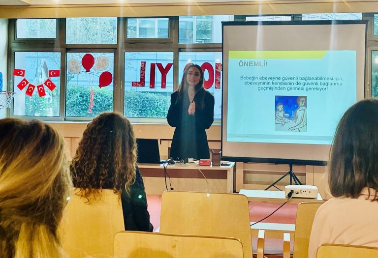 Psikolojik Danışmanlarımız, “Sağlıklı Bağlanma” Seminerlerinde Velilerimizle Bir Araya Geldi