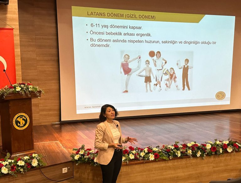 İlkokul Velilerimiz ve Psikolojik Danışmanlarımız Veli Seminerlerinde Bir Araya Geldi