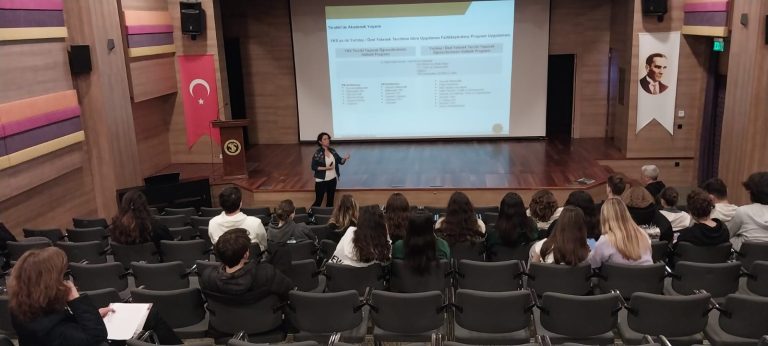 12 IB Öğrencilerimiz, Yükseköğretim Kurumları Sınavına Hazırlık Konferansında