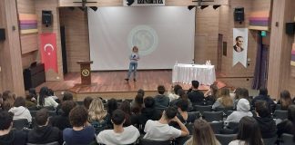 Öğrencilerimiz Kariyer Günleri Konferanslarında; Meslek Tanıtımı: Hukuk