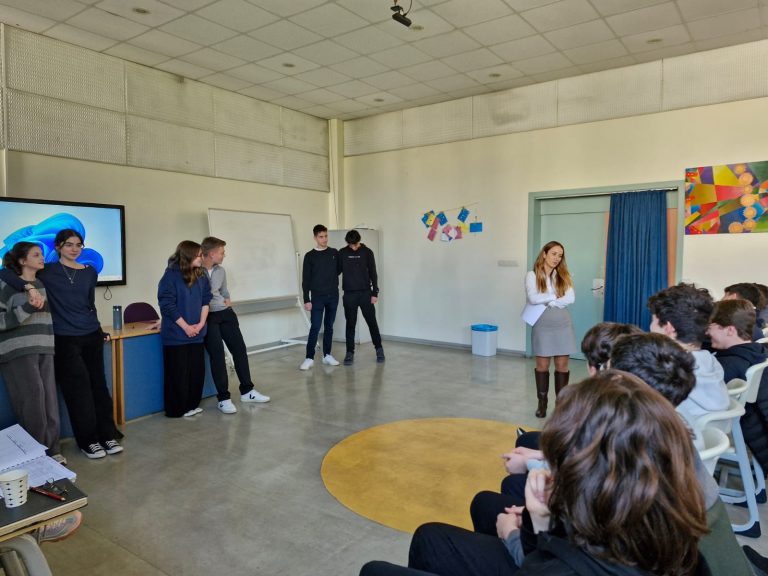 Fen Lisesi Öğrencilerimiz “Cinsiyet Rollerini Sorguluyoruz” Atölyesi ve Seminerindeydi