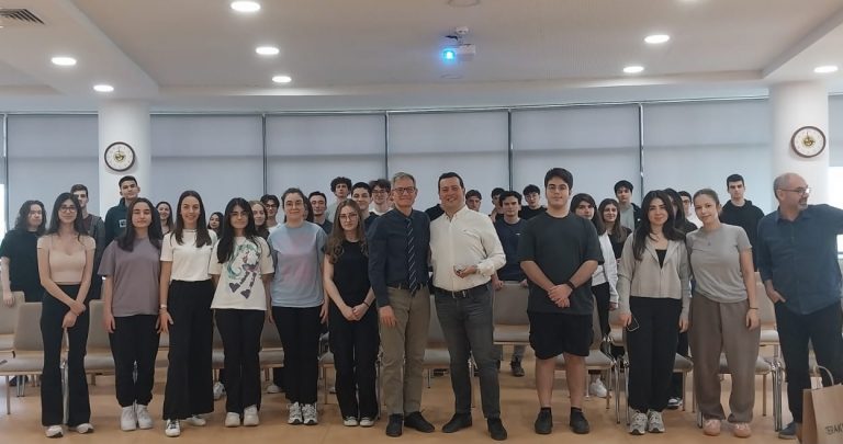 Öğrencilerimiz, “Meslek Tanıtımları: Yapay Zeka” Konferansındaydı