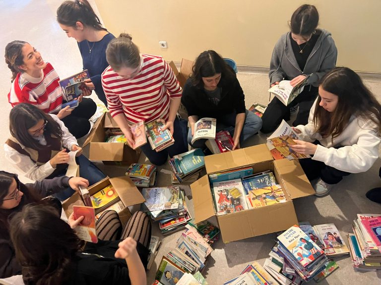IBDP Öğrencilerimizden “Kitap Toplama Kampanyası”