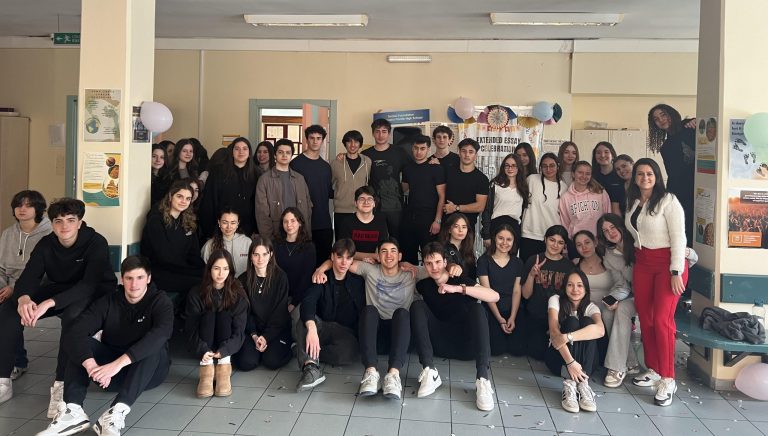 IBDP Öğrencilerimiz Extended Essay (Bitirme Tezi) Teslimini Kutladı