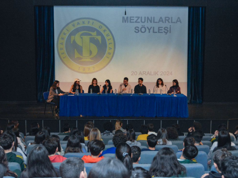 Öğrencilerimiz “Mezunlarla Sohbet” Etkinliğindeydi