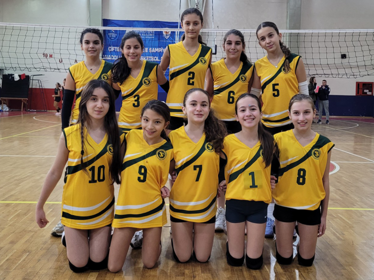 Küçük Kız ve Yıldız Kız Voleybol Takımlarımızın Başarıları
