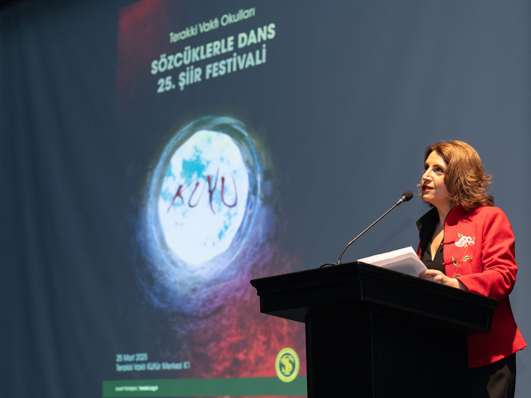 Terakkililer Sözcüklerle Dans 25. Şiir Festivali’nde Buluştu
