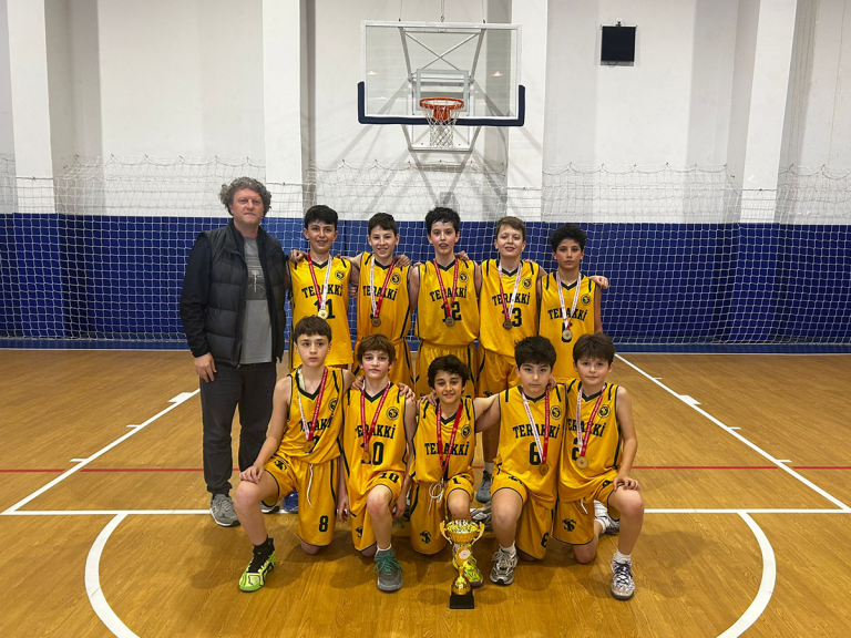 Küçük Erkek Basketbol Takımımız İlçe Birincisi Oldu
