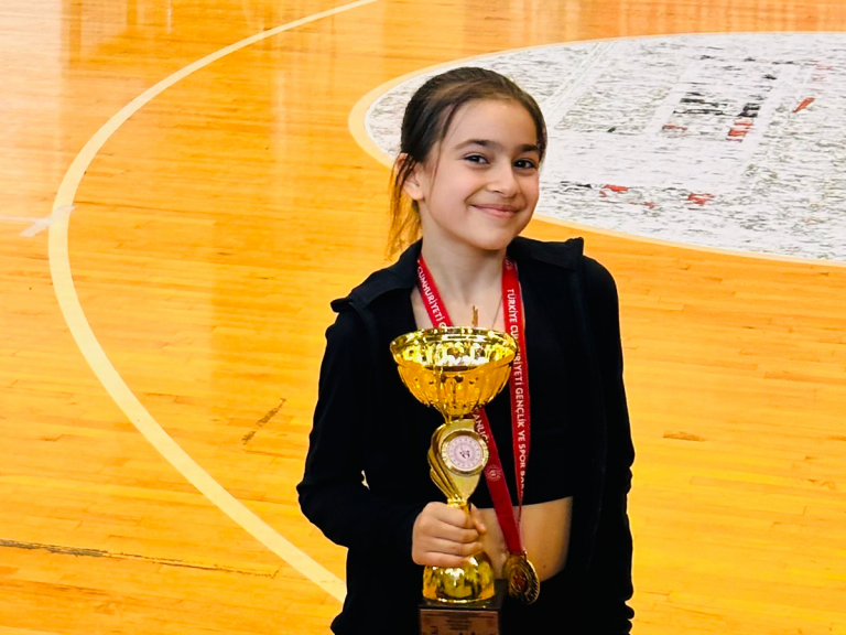 Öğrencimiz Modern Dansta İstanbul Birincisi Oldu