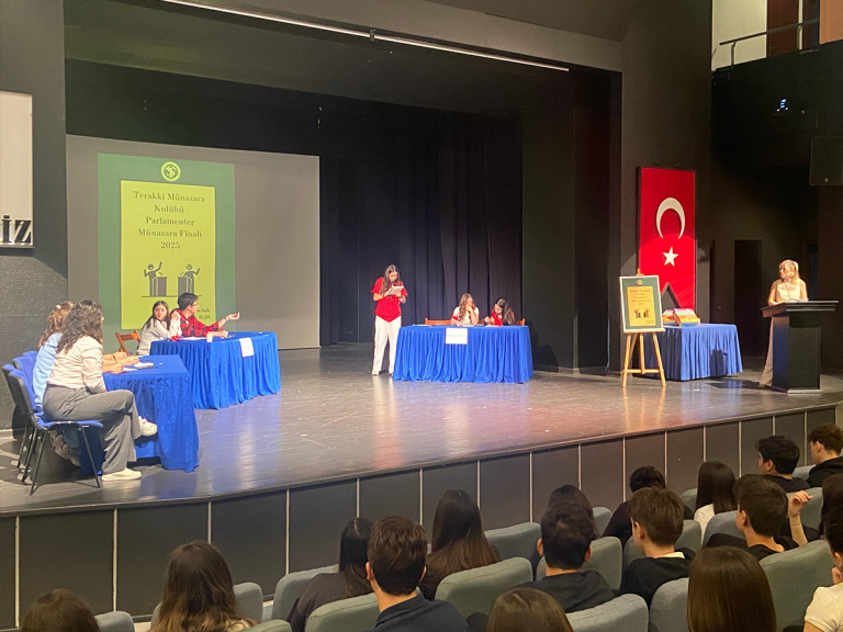 Münazara Kulübü Parlamenter Münazara Finali Sonuçlandı