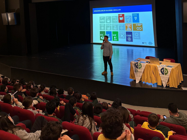 Öğrencilerimizin DenizTemiz Derneği’nden Serhat Altıntaş ile Söyleşisi