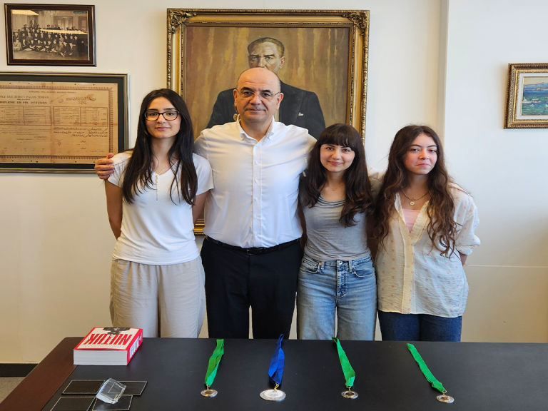 Terakkililerin Uluslararası Münazara Festivali Başarısı