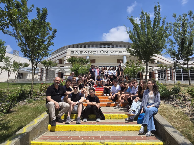 Öğrencilerimiz Sabancı Üniversitesi Gezisindeydi