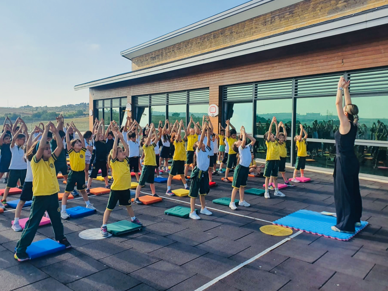 1. Sınıf Öğrencilerimiz Yoga Etkinliğindeydi