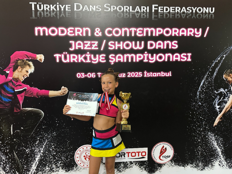 Öğrencimiz Modern Dansta Türkiye İkincisi Oldu