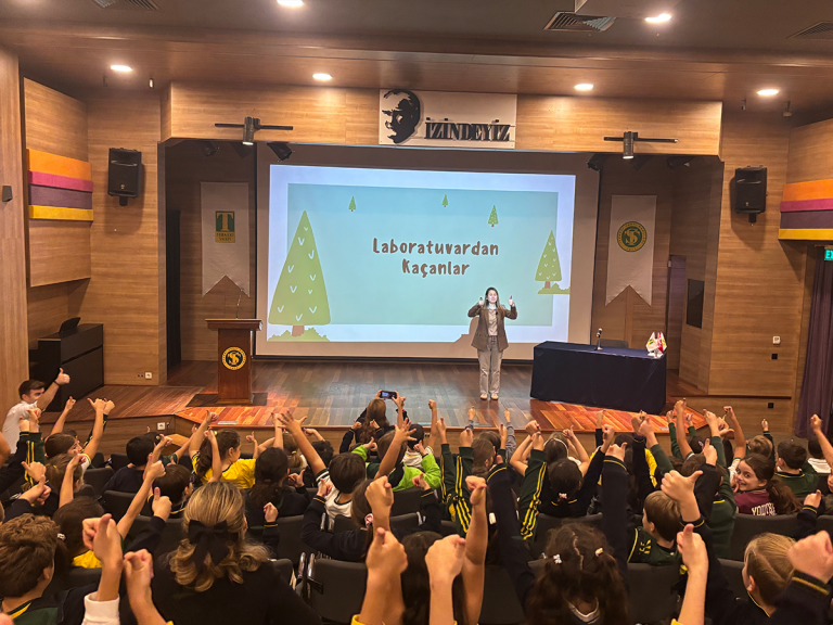 Mine Karakaya ile “Laboratuvardan Büyük Kaçış” Üzerine Bir Söyleşi