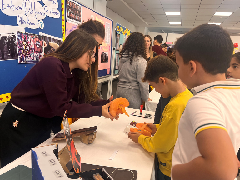 4. Sınıf Öğrencilerimiz “TOK Exhibition” Etkinliğindeydi