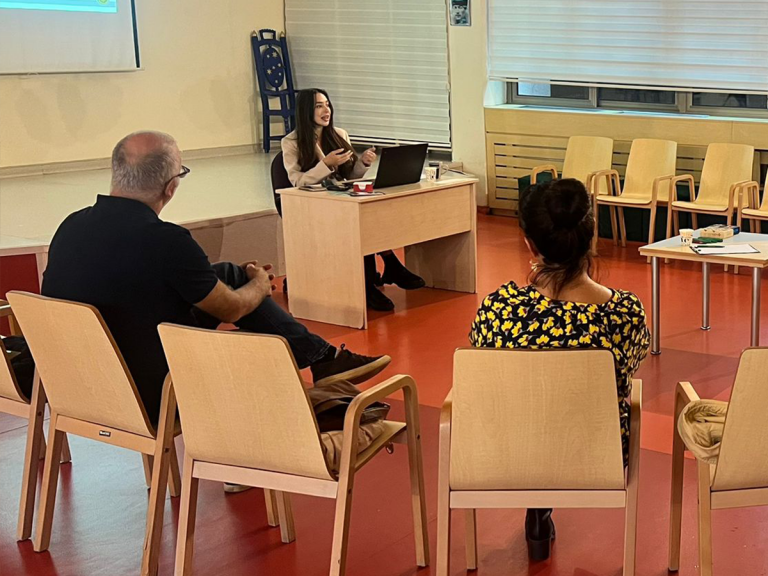 Veli Semineri: Dijital Çağda Ebeveynlik