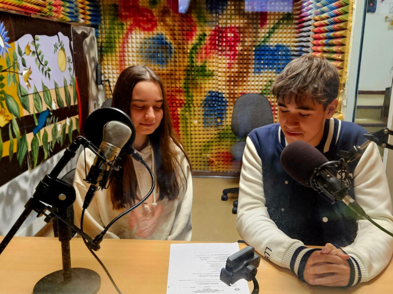 Dünya Dilleri Bölümümüzün  “24 Kasım Öğretmenler Günü” Radyo Etkinliği