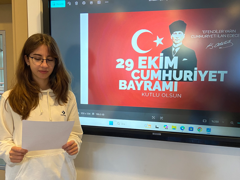 Lise Öğrencilerimiz “Parlayan Yıldızdır Cumhuriyet” Etkinliğindeydi