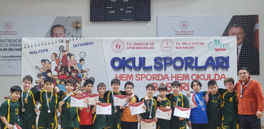 Küçük Erkek Hentbol Takımımız İstanbul İkincisi Oldu