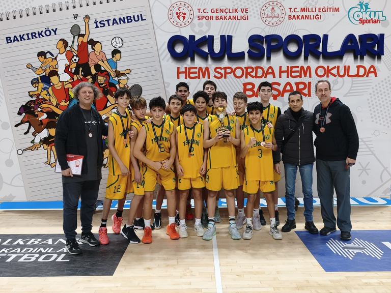 Yıldız Erkek Basketbol Takımımız İstanbul Üçüncüsü Oldu