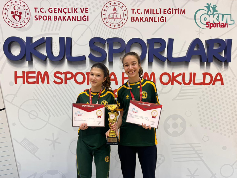 Yıldız Kız Masa Tenisi Takımımız İstanbul Dördüncüsü Oldu