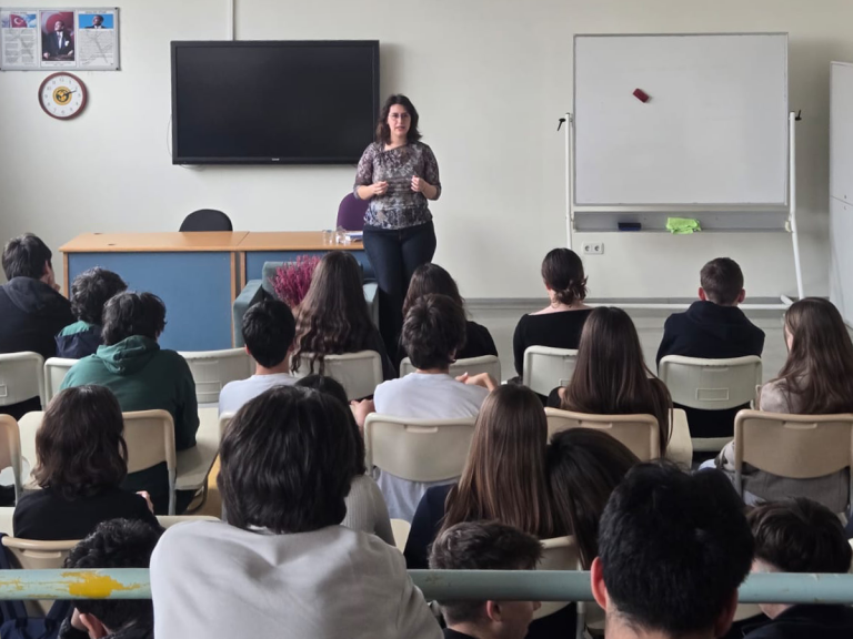 Fen Lisesi Öğrencilerimiz, Fen Lisesi Mezunu Çağla Akagündüz Güler Buluştu