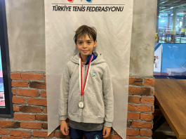 Öğrencimiz “12 Yaş Tenis Turnuvası”nda Birinci Oldu